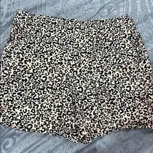 Nine West High Waist Black and Tan Shorts